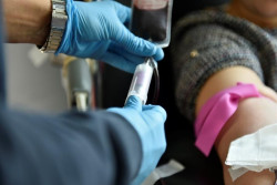 Los donantes de sangre lanzan una campaña de donación para asegurar las reservas durante Navidad