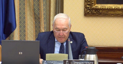  Los enfermeros piden "actuar con urgencia" para "frenar el aumento sin control" del COVID-19