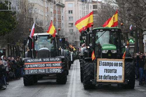 Los ganaderos c&aacute;ntabros se movilizan hoy con otra tractorada en Santander contra el acuerdo de Mercosur