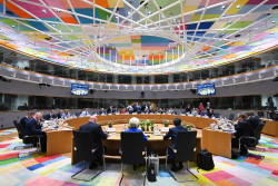 Los líderes de la UE encargan a la Comisión la base legal para usar activos rusos para financiar a Ucrania