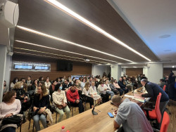 Los m&eacute;dicos rechazan el preacuerdo y mantienen la huelga aunque se acepta 36 pacientes pero quieren citarlos ellos