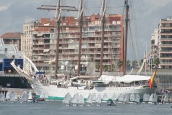 Los Optimist y los 420 mantienen sus podios tras el paso del ecuador del trofeo Juan Sebastián Elcano.