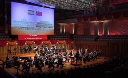 Los Reyes, testigos de excepción junto a Xi y la primera dama, del concierto de la Orquesta del Teatro Real en Pekín