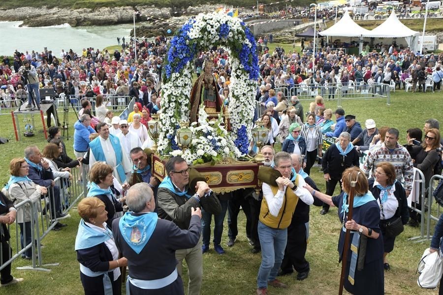 Los santanderinos han festejado la Virgen del Mar, que cumple 40 años