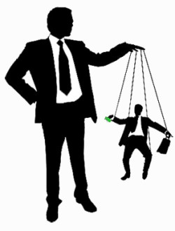 Los votos y los pactos culminan el travestismo político...