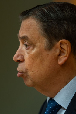 Luis Planas reivindica el "papel esencial" de las mujeres rurales en la transformación de España