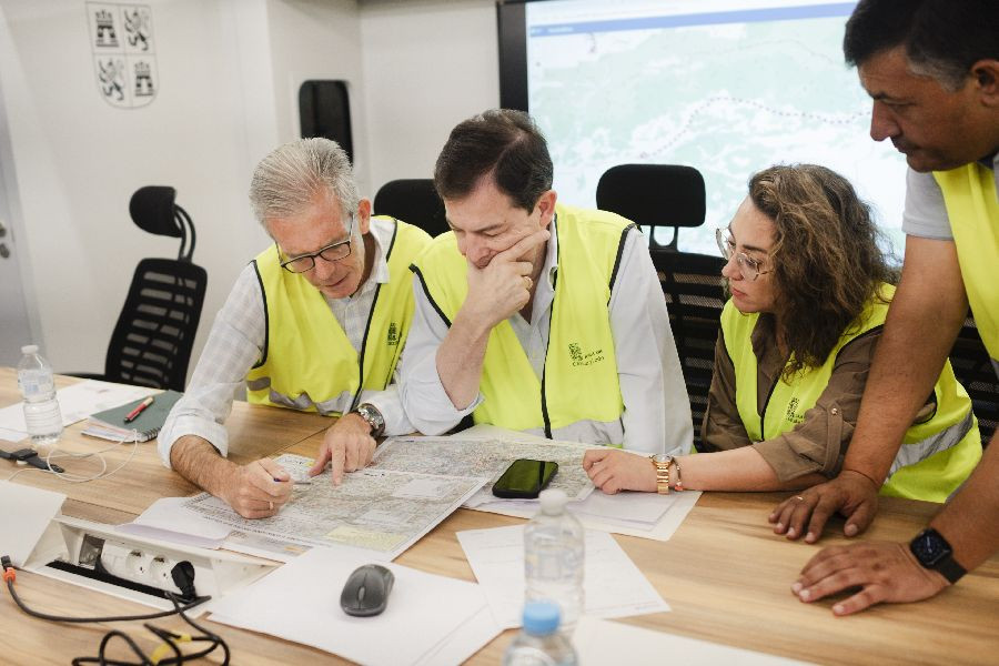 Ma&ntilde;ueco respalda la evacuaci&oacute;n en el Valle del Ti&eacute;tar y pide responsabilidad ciudadana ante el fuego de &Aacute;vila