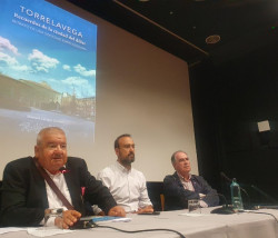 Manuel Crespo Gómez presenta su último libro `Torrelavega. Recuerdos de la ciudad del dólar`