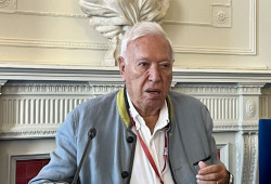 Margallo no descarta una nueva "invasi&oacute;n" migratoria: "Depender&aacute; del humor del rey de Marruecos"
