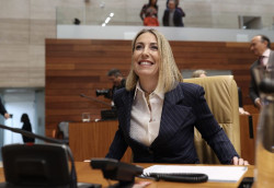 Mar&iacute;a Guardiola es investida presidenta de la Junta de Extremadura con el apoyo de PP y Vox
