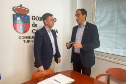 Mart&iacute;nez Abad se compromete a potenciar los proyectos culturales, tur&iacute;sticos y deportivos de Alfoz de Lloredo
