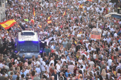 M&aacute;s de 15.000 ceut&iacute;es se concentran para pedir "respuestas" a Espa&ntilde;a y Europa tras la crisis migratoria