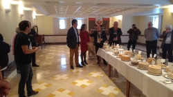 Más de 40 queserías participan hoy en el Concurso Internacional de Quesos Azules