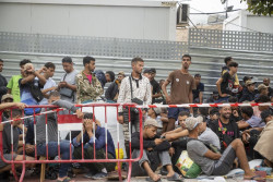 M&aacute;s de 860 migrantes de Ceuta son ubicados en una nueva instalaci&oacute;n acondicionada con colchones nuevos y no se les devuelve a su pa&iacute;s