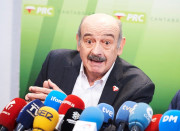 Mazón modifica su planteamiento y se autoaplica el famoso dicho: "El que no se consuela es porque no quiere"