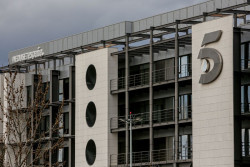 Mediaset Espa&ntilde;a propone un cara a cara entre S&aacute;nchez y Feij&oacute;o tras el adelanto electoral