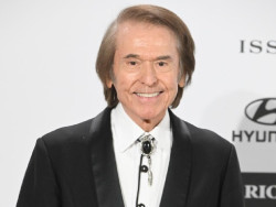 M&eacute;dicos descartan que Raphael sufriese un ictus y avisan de que se trasladar&aacute; al Hospital 12 de Octubre