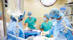 Médicos estadounidenses realizan el primer trasplante de pulmón doble totalmente robótico del mundo