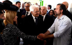 Meloni saluda al hombre que redujo al agresor de ascendencia marroqu&iacute; en  M&oacute;dena 