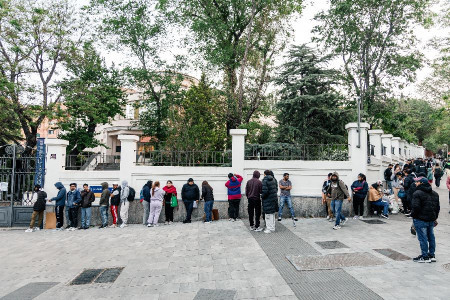 Migraciones pide no rechazar ninguna solicitud de regularizaci&oacute;n