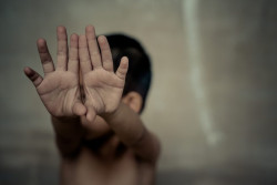 "Mil millones de niños y niñas victimas de abusos".© jmm caminero