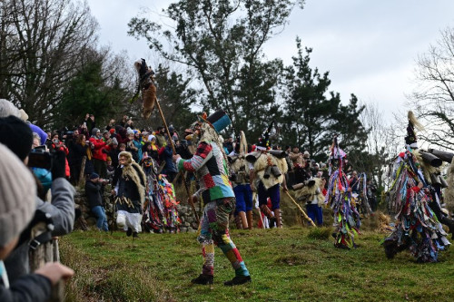Miles de personas acuden a La Vijanera, una celebraci&oacute;n que "ha evolucionado sin perder su car&aacute;cter genuino"