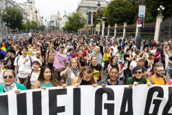 Miles de personas se manifiestan en toda Espa&ntilde;a para pedir una huelga general por la crisis de vivienda