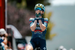 Mireia Benito ficha por el Movistar Team hasta 2029