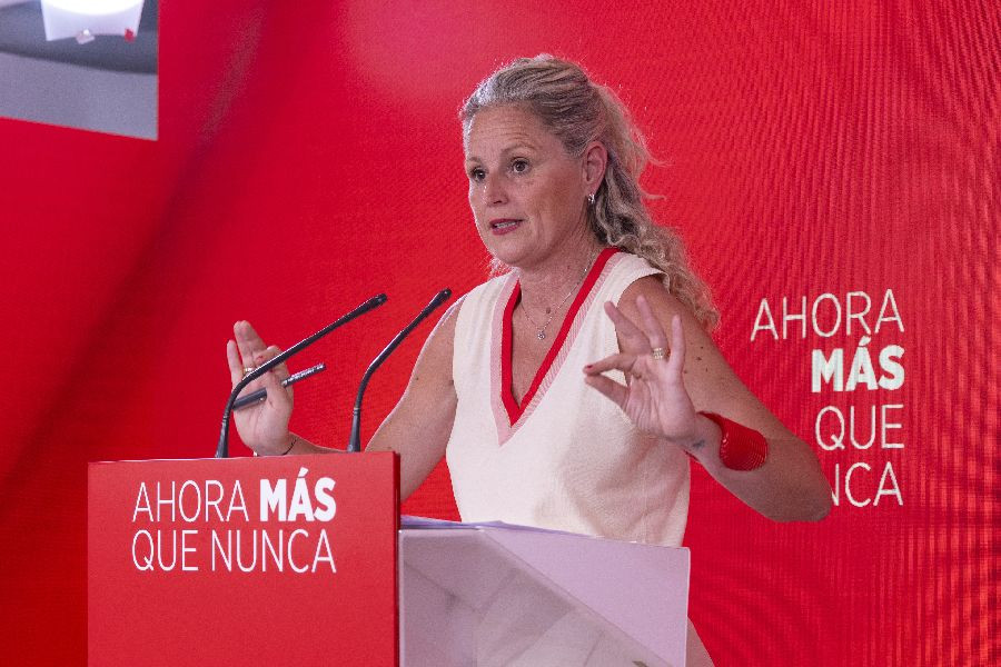 Montse M&iacute;nguez (PSOE) dice que no tienen miedo a Leire D&iacute;ez y que "nadie ha dicho" que no vayan a querellarse
