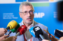 Mor&aacute;n, de gratis en la UIMP, dice que a Santander "ni agua"