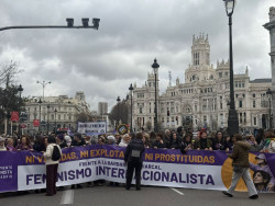 Movimiento Feminista sanchista dice "No a la guerra" en Madrid 
