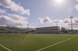 Padres y jugadores se enzarzan en una pelea tras el partido Gimn&aacute;stica de Torrelavega-CD Covadonga de juveniles