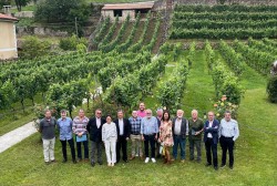 Palencia preside en la bodega Hortanza de Guriezo una nueva reunión de la Mesa del Vino