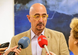 Pascual avisa que la huelga de m&eacute;dicos est&aacute; teniendo "consecuencias muy importantes" e insta a la ministra a que negocie