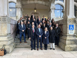 Pascual llama a la "cooperación y confianza" entre administraciones e industria farmacéutica para innovar