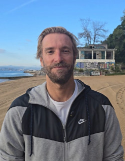 Piña lamenta que Igual "ha vendido a los santanderinos tras pactar con Pedro Sánchez" para derribar La Horadada