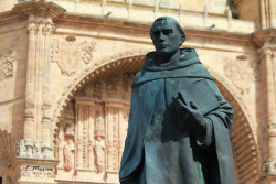 POLÍTICA DE IDEOLOGÍAS  Por Juan Goti Ordeñana  Catedrático jubilado de la Universidad de Valladolid