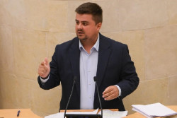 PP pide a PSOE que deje de "mentir" con la privatización: "No soporta que el Gobierno presupueste un 23% más en Salud"