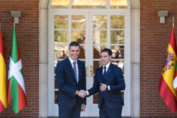 Pradales y S&aacute;nchez acuerdan la cogesti&oacute;n de los aeropuertos vascos a trav&eacute;s de un &oacute;rgano bilateral Euskadi-Estado y as&iacute; le votar&aacute;n