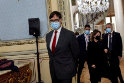 Primera querella contra Illa tras salir de Sanidad, por homicidio, lesiones y prevaricaci&oacute;n en su gesti&oacute;n de la pandemia