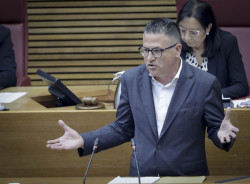 Puente, la voz de su amo, presenta  "como soluci&oacute;n" para las Cercan&iacute;as de Val&egrave;ncia "trenes viejos" de m&aacute;s de 20 a&ntilde;os