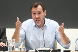 Puente tacha de "falso" que el Gobierno enga&ntilde;ara a Europa con el cambio del LZB por el sistema ERTMS
