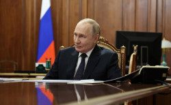 Putin asegura que Rusia tiene la iniciativa "en todo el frente" de Ucrania