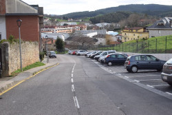 Renedo estrena medio centenar de plazas de aparcamiento en la calle Aurelio D&iacute;ez