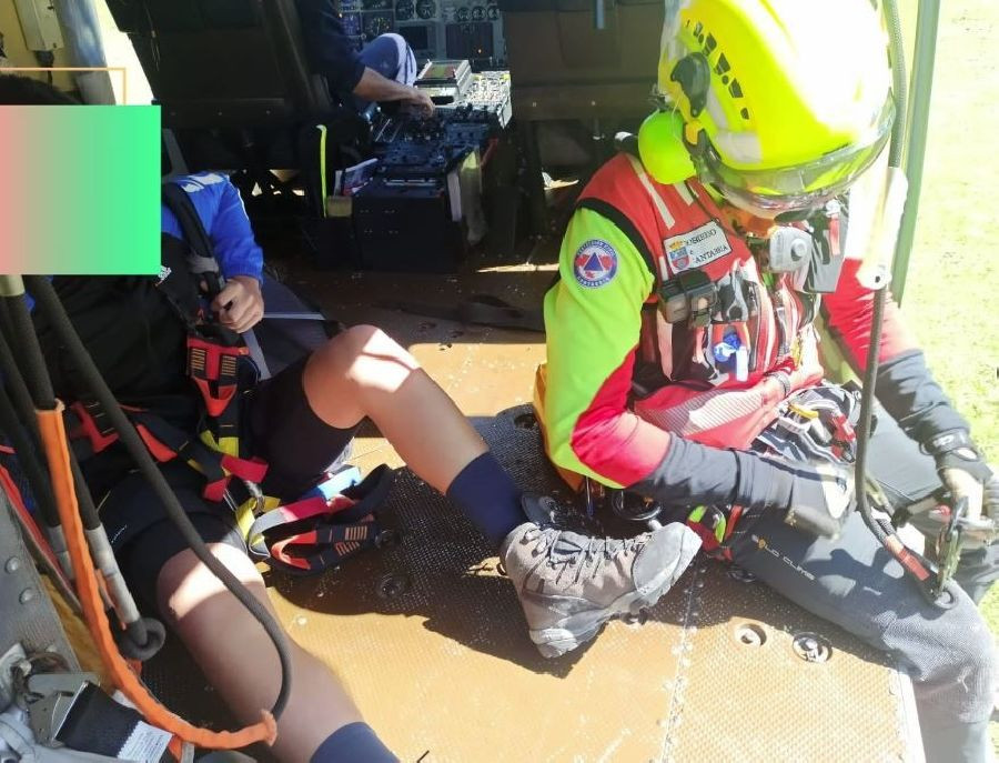Rescatado un menor con una lesión de tobillo en la ruta al Pico Cortés ...