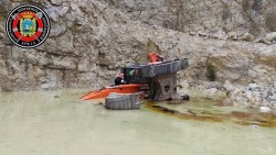 Rescatado un operario de pala excavadora atrapado tras un accidente en la cantera de Puente Arce