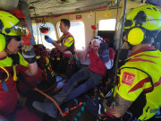  Rescatado un senderista con traumatismo craneoencef&aacute;lico y herida abierta en Picos de Europa