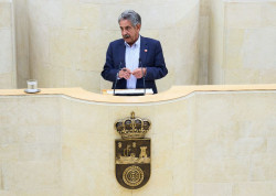 Revilla contesta a Buruaga y dice de convertir los terrenos de Sniace en un polígono industrial