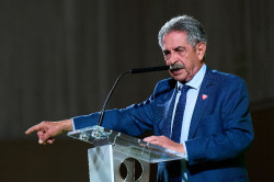  Revilla dice que Buruaga: "Privatizó Valdecilla"¿?