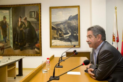 Revilla envía un correo a Pedro Sánchez para pedir el tren a Bilbao
